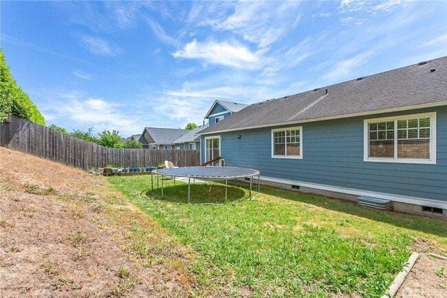 Building Photo - Beautiful Three Bedroom House in Lynden Fo...