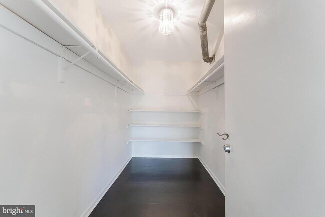 Building Photo - 10723 West Dr