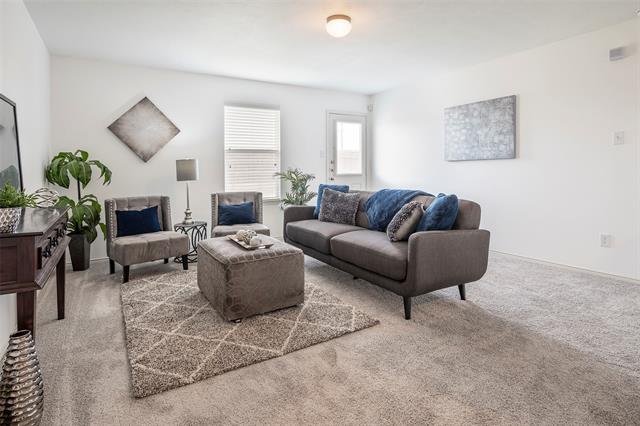 Building Photo - 1505 Lone Pine Dr
