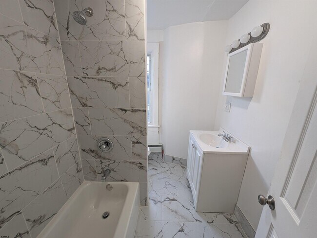 Building Photo - 2019 Grant Ave