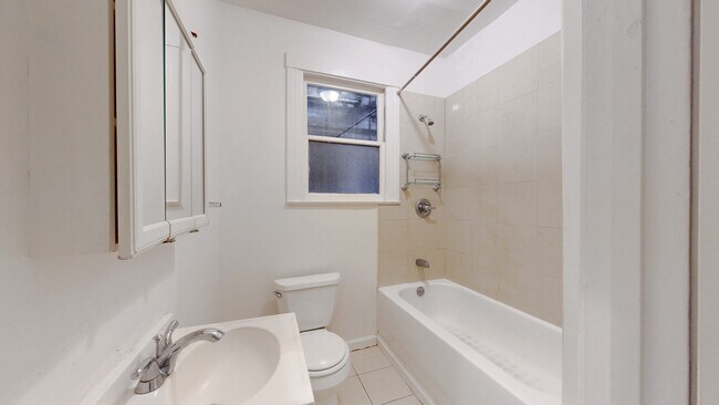 Building Photo - 720 Jones St