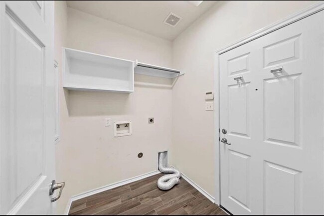 Building Photo - 17923 Serene Shore Dr