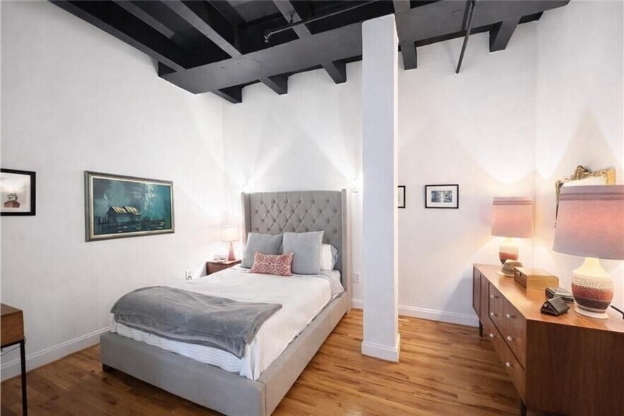 Building Photo - 1736 Liberty Ln