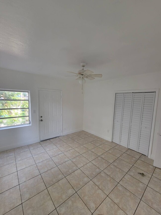 Building Photo - 655 SW 19th Rd