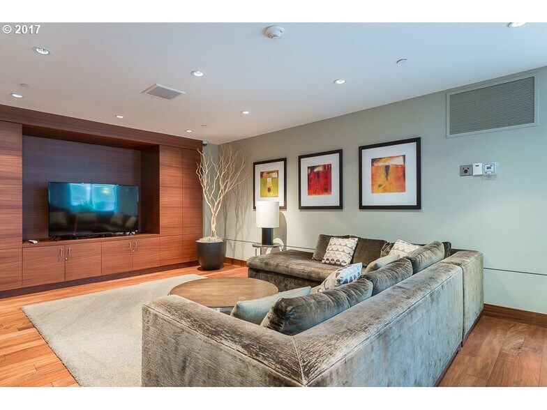 Building Photo - 3601 sw river parkway