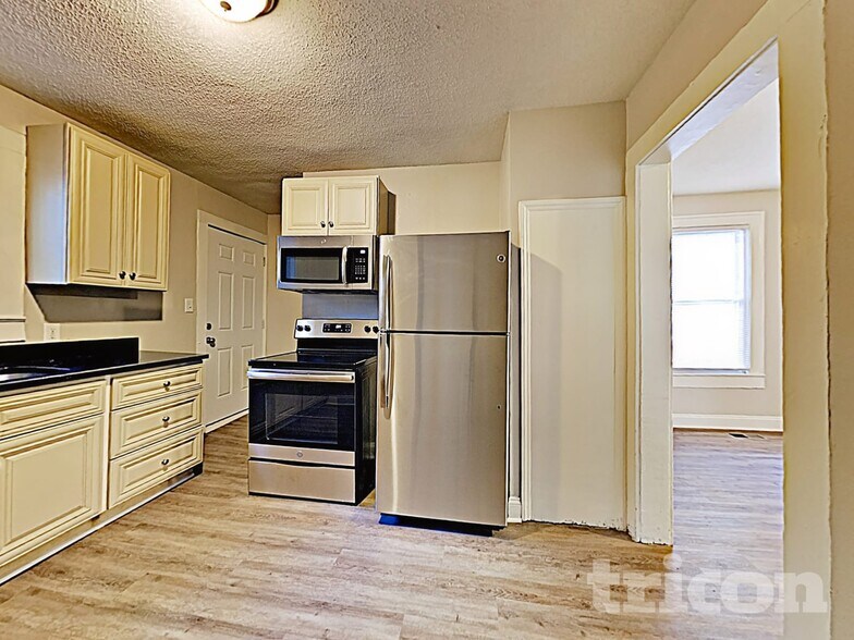 Building Photo - 1511 N Davidson St