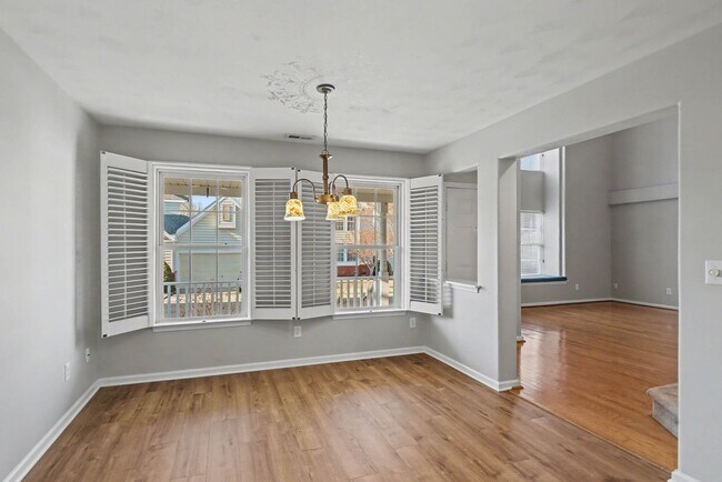 Building Photo - First Floor Primary in Waterford