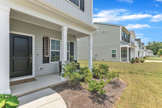 Building Photo - Spacious 3-Bedroom Home for Rent in Knight...