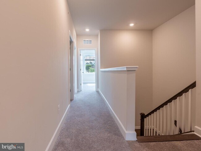 Building Photo - 14965 River Walk Way