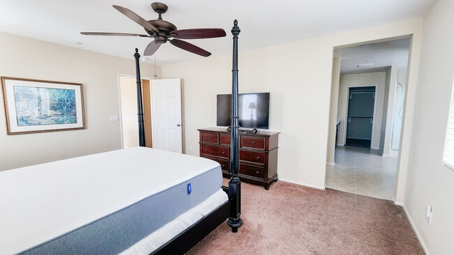 Building Photo - 34213 Parkside Dr