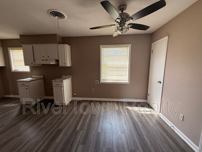 Building Photo - 348 Bonnell Ave