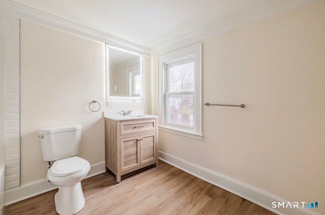 Building Photo - 8 Piney Ridge Rd