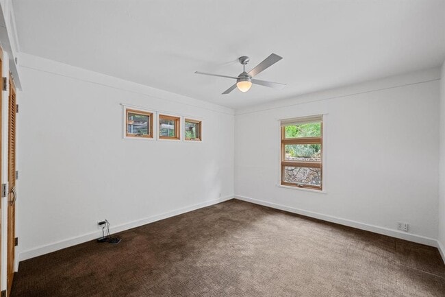Building Photo - 1227 Hillside Ave