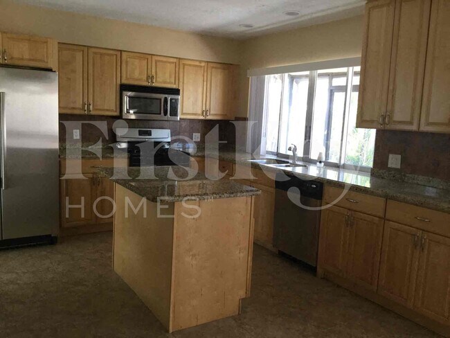 Building Photo - 8801 N Bermuda Dr