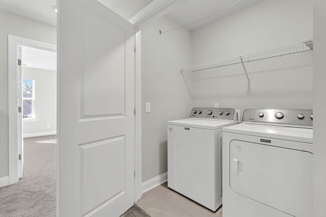 Building Photo - Gorgeous 3-Story Townhome in Park Circle | 3BR + Flex Space + Garage