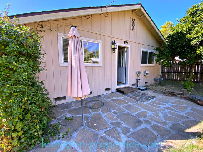 Building Photo - Fantastic, 3Bd/2Ba, Home in the Heart of Rocklin! Off Pacific St., Near Johnson-Springview Park!