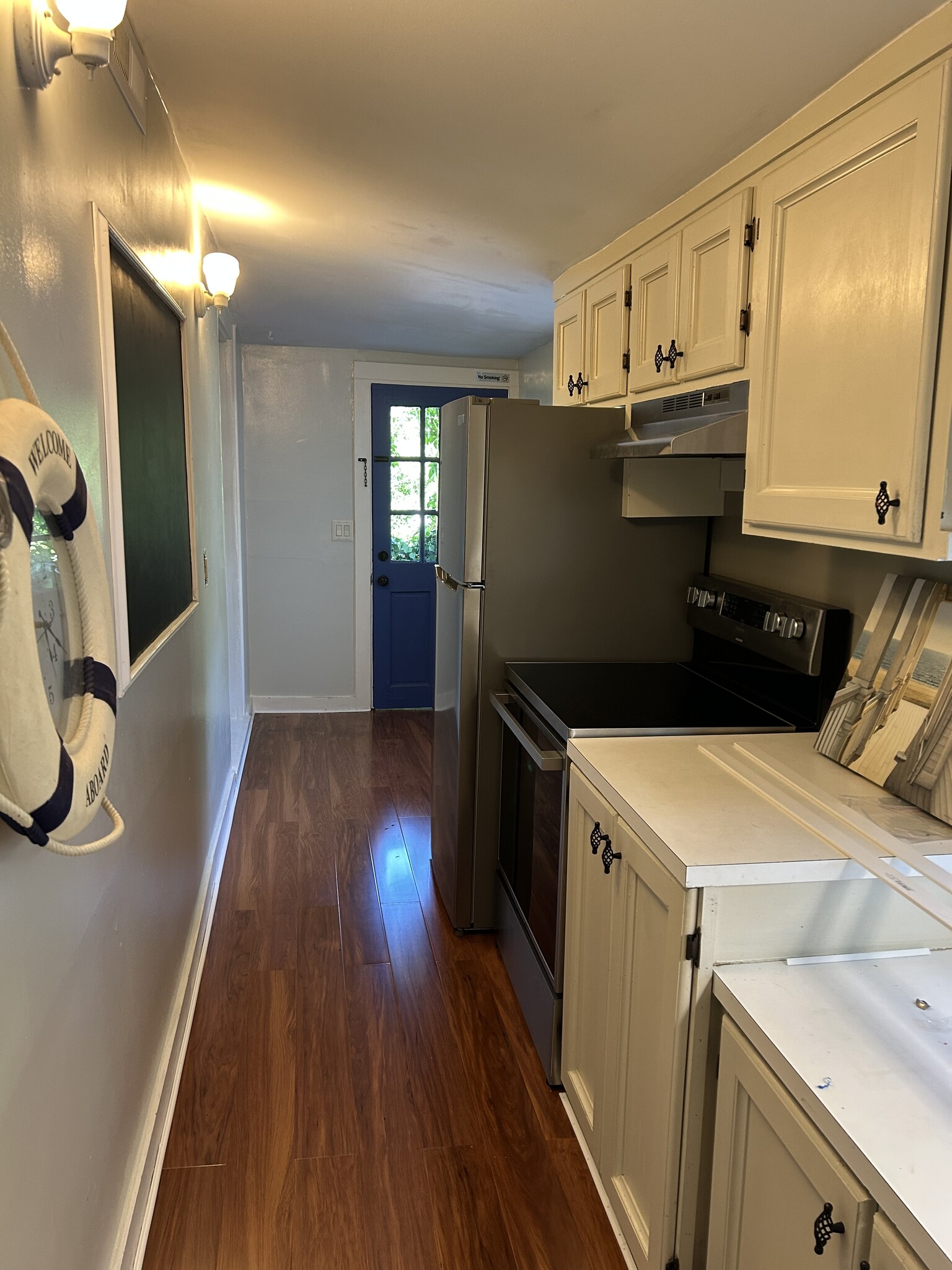 New stove and fridge - 119 S 4th St