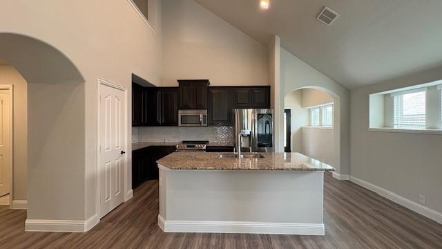 Building Photo - 9400 Wellington Dr