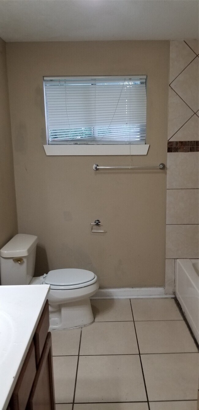 Building Photo - 4515 White Rock St