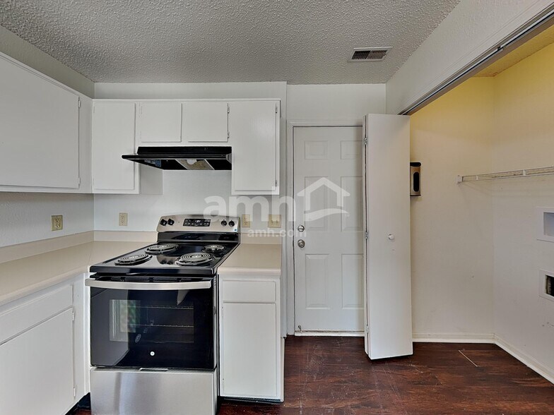 Building Photo - 4323 Autumn Crest Ct