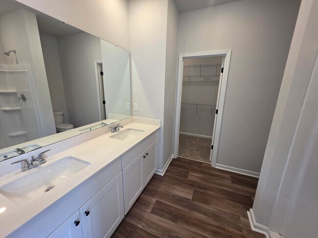 Building Photo - 730 Little Gull Wy