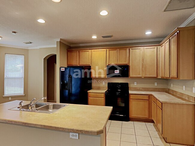 Building Photo - 13145 Tom Morris Dr