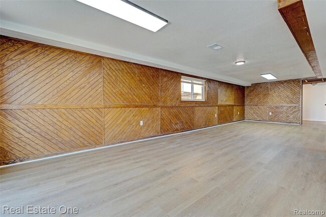 Building Photo - 1982 S Ortonville Rd