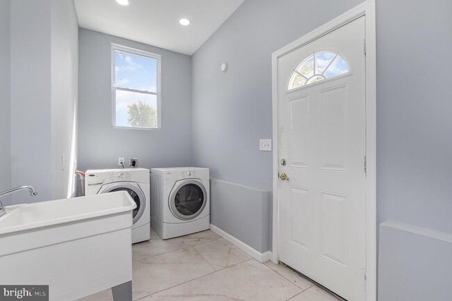 Building Photo - 1320 Conowingo Rd