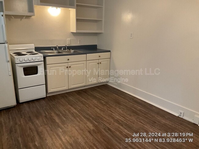 Building Photo - 203 Twelfth St