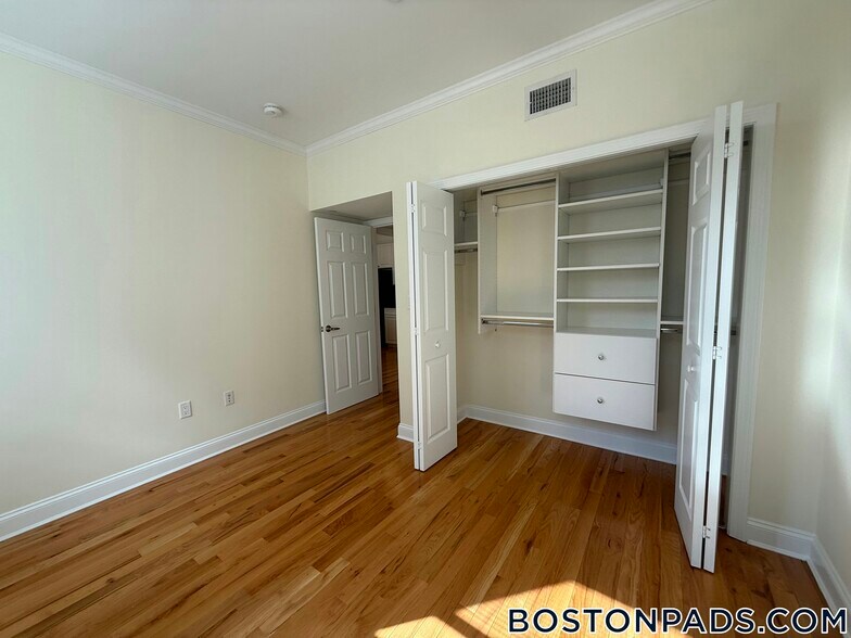 Building Photo - 1 Chauncy St