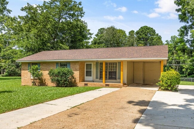 Building Photo - 2111 Shady Ln Cir NW