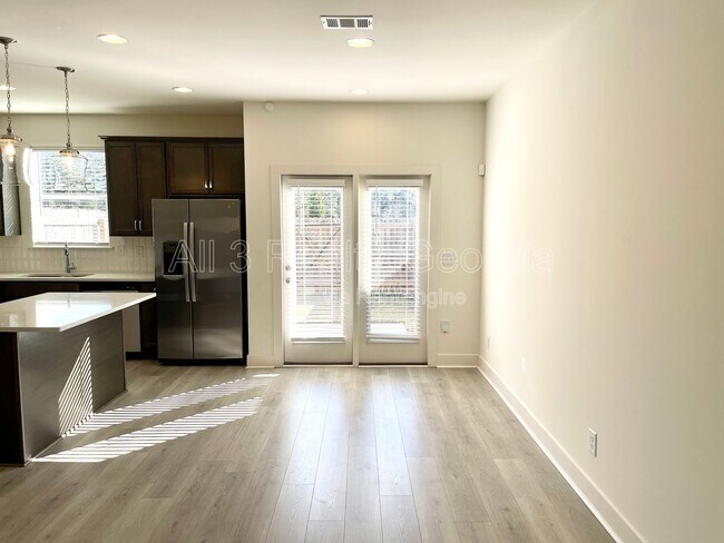 Building Photo - 5859 Greystone Dr