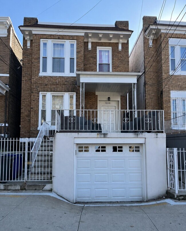 Building Photo - 5218 Park Ave
