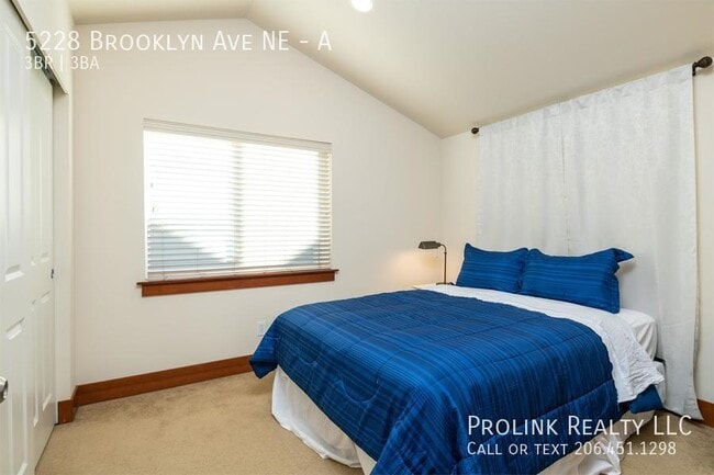 Building Photo - 5228 Brooklyn Ave NE