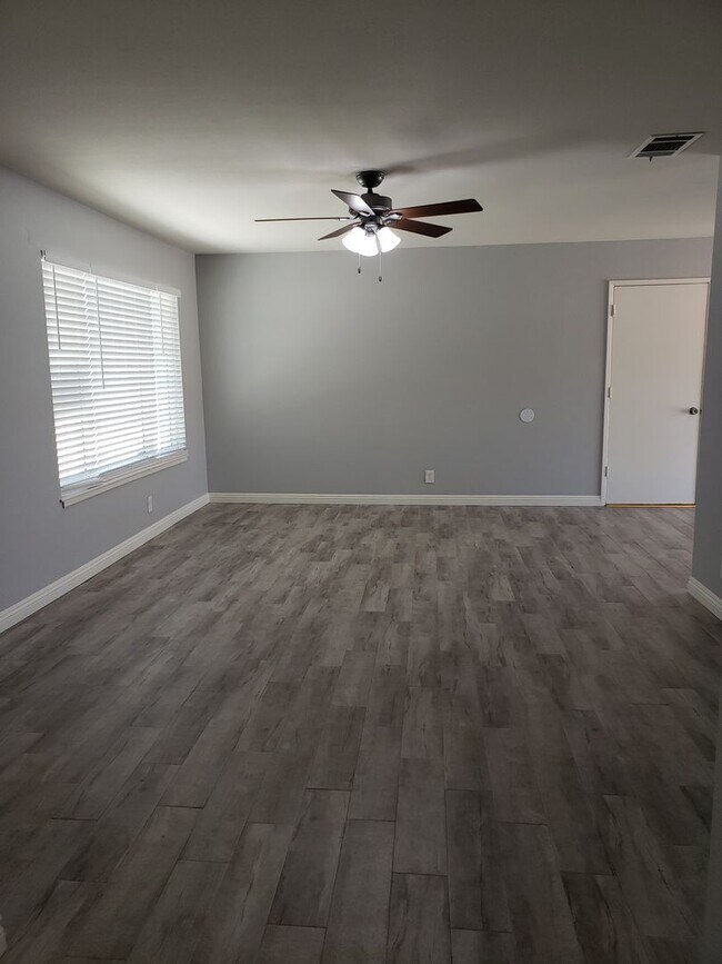 Building Photo - Single Family Residence Located on The Mesa