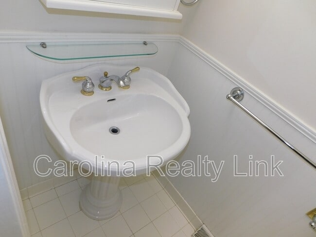 Building Photo - 6300 Candlewood Dr