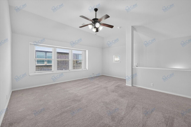 Building Photo - 911 Birchwood Dr