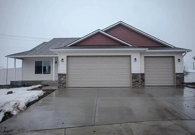 Primary Photo - For Rent – Beautiful 3 Bed, 2 Bath Home wi...