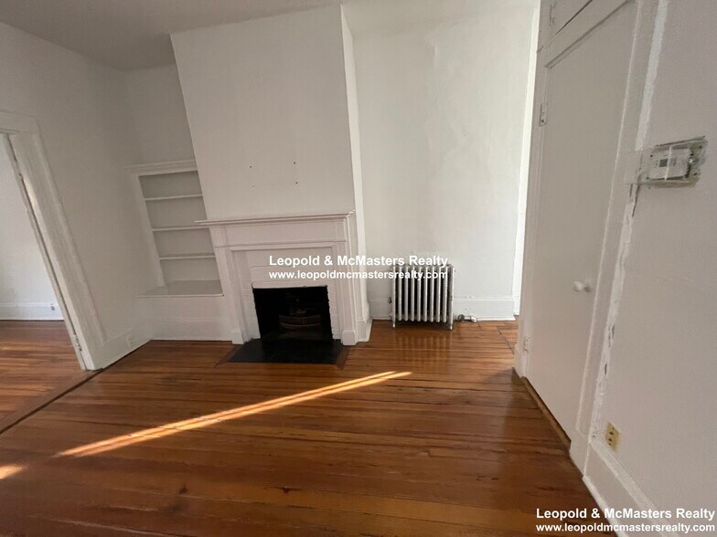 Building Photo - 24 Garden St