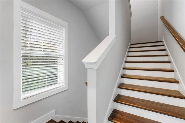 Building Photo - 1819 Huntington Hills Ln NW