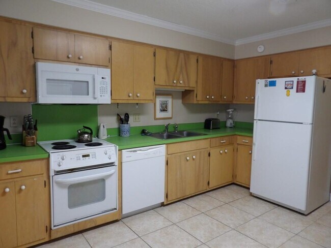 Building Photo - 4005 S Ocean Blvd