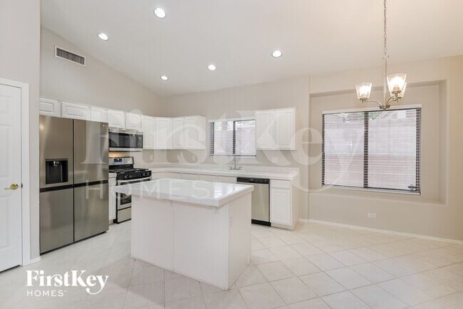 Building Photo - 3331 N Diamond Butte Way