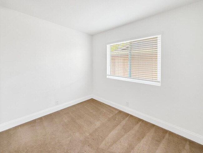 Building Photo - Great 3B/2BA Condo in El Cajon!