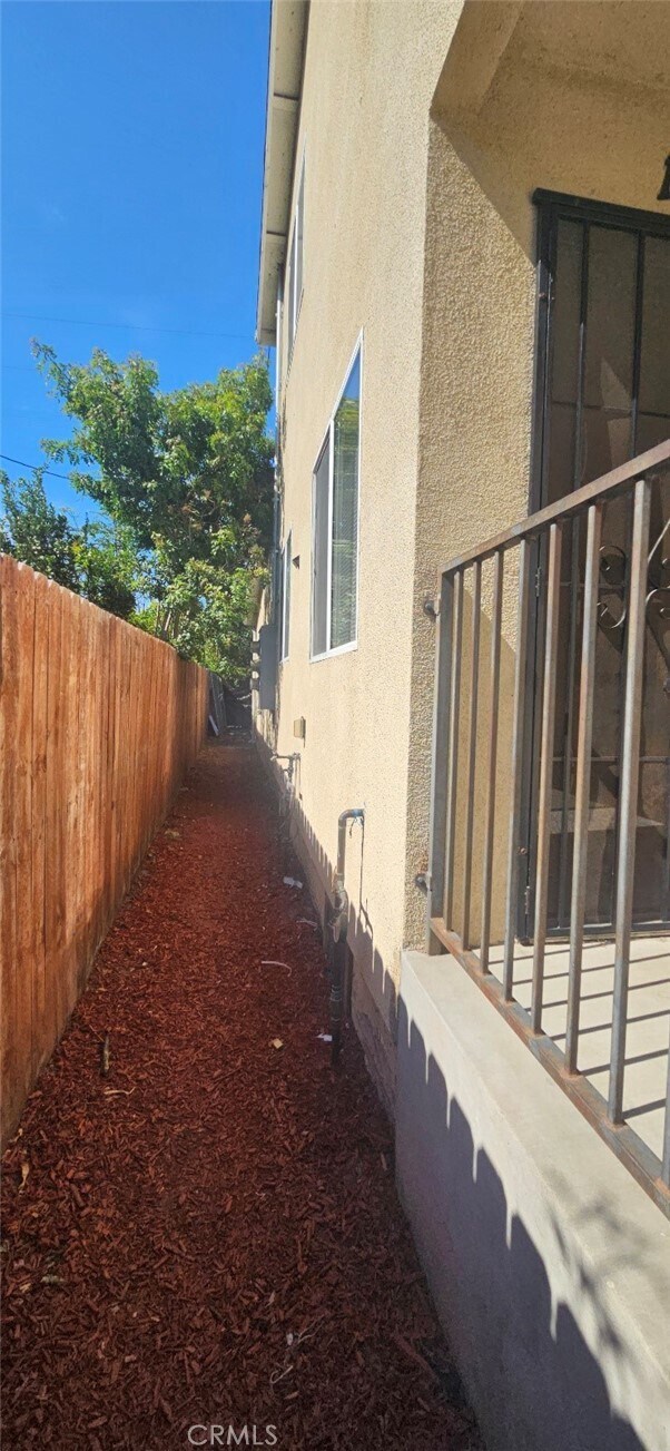 Building Photo - 1631 E 85th St