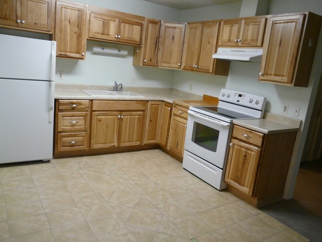 Kitchen - 3288 Adams Dr