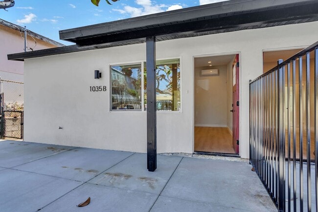 Building Photo - Newly remodeled 2 bed 1 bath with washer &...