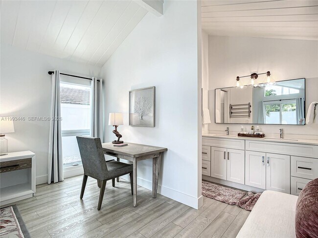 Building Photo - 104 Angelfish Ln