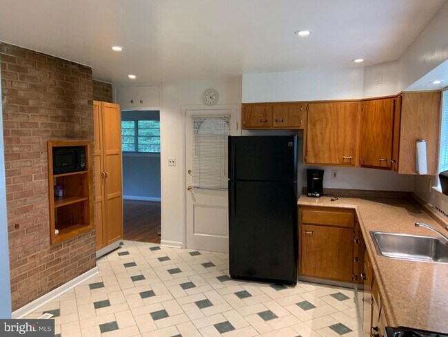 Building Photo - 7515 Granada Dr