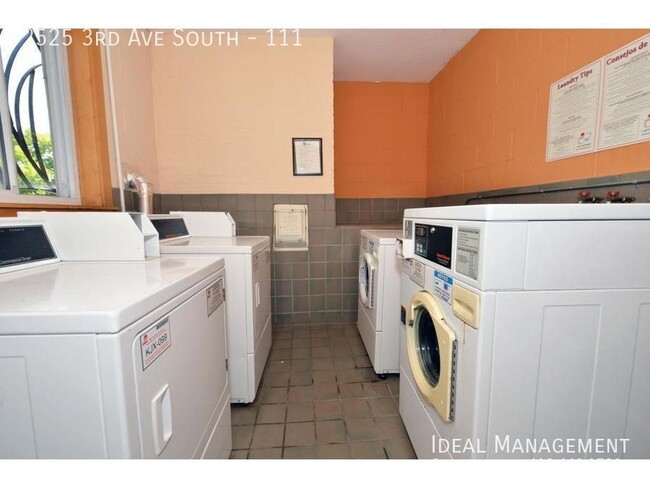 Building Photo - Spacious, Sun Filled 1 Bedroom Condo