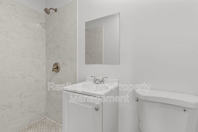 Building Photo - 1333 5th Pl NW